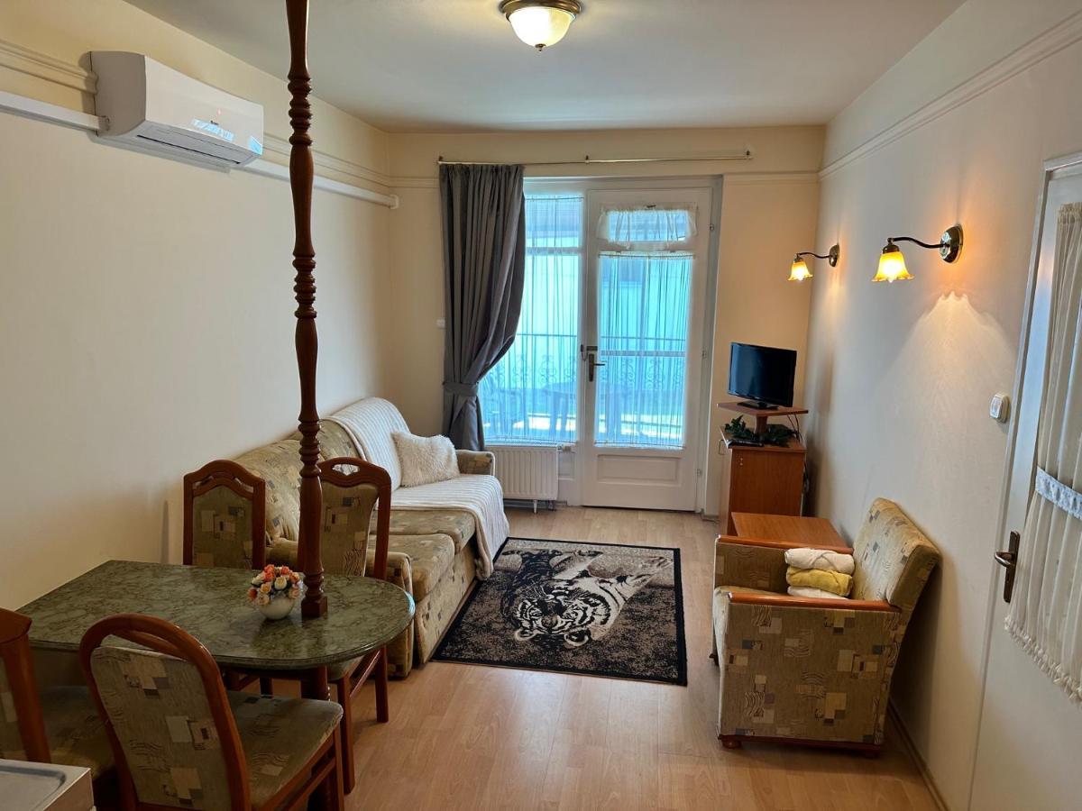 Cozy Garden Apartman Διαμέρισμα Gyula Εξωτερικό φωτογραφία