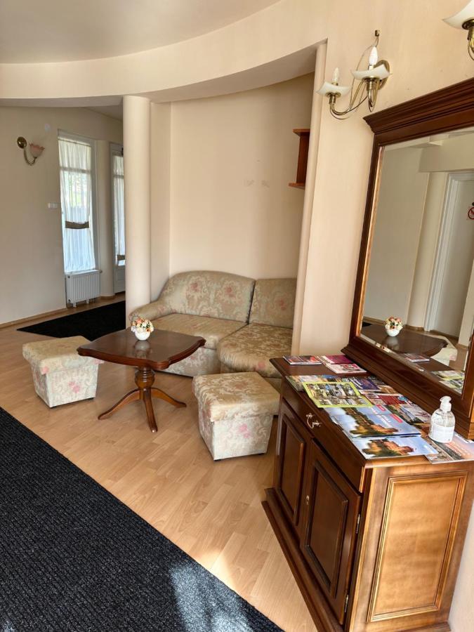 Cozy Garden Apartman Διαμέρισμα Gyula Εξωτερικό φωτογραφία