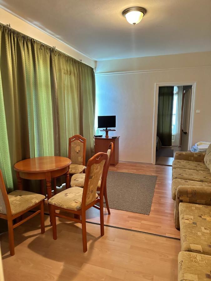 Cozy Garden Apartman Διαμέρισμα Gyula Εξωτερικό φωτογραφία