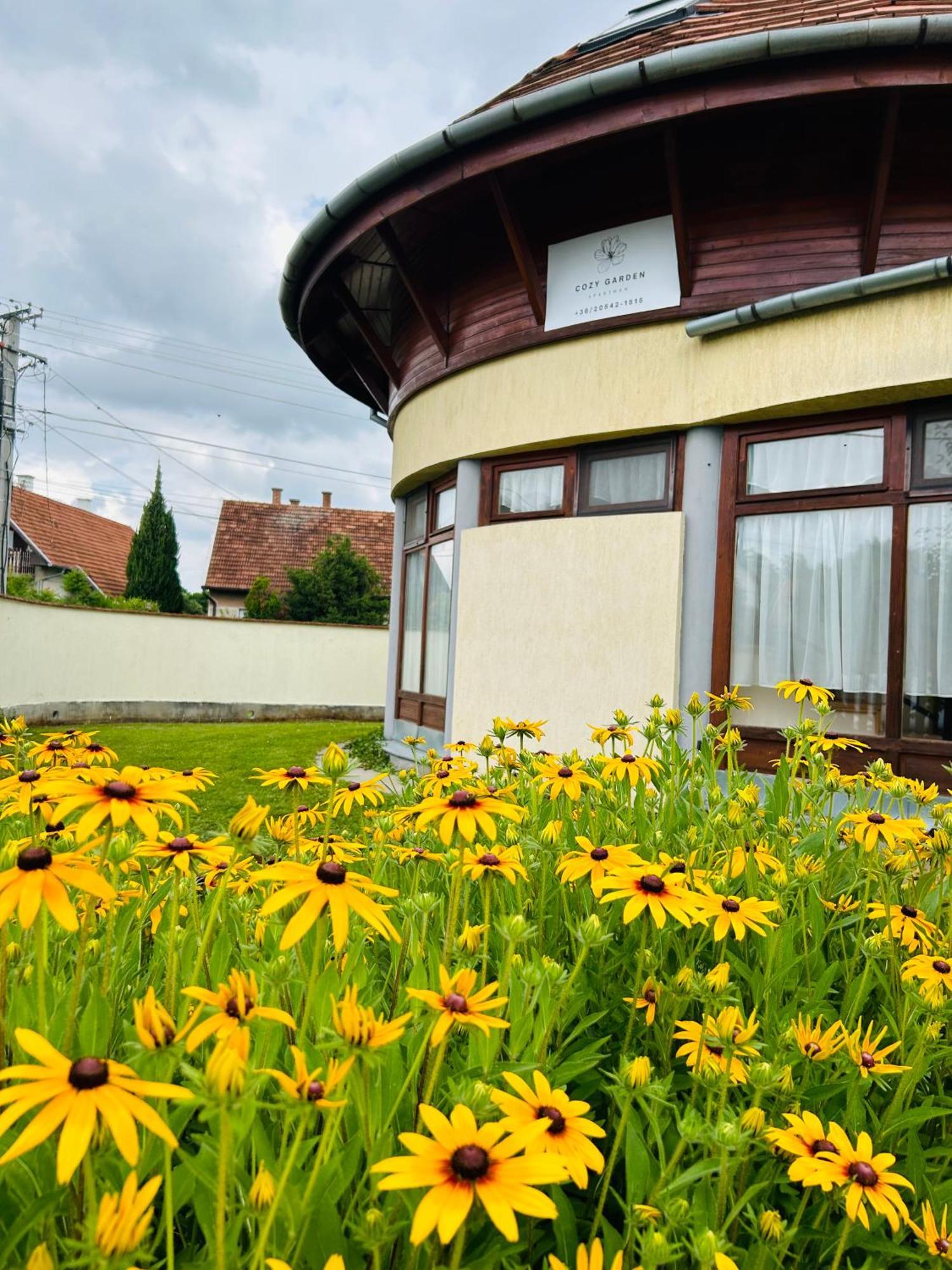 Cozy Garden Apartman Διαμέρισμα Gyula Εξωτερικό φωτογραφία